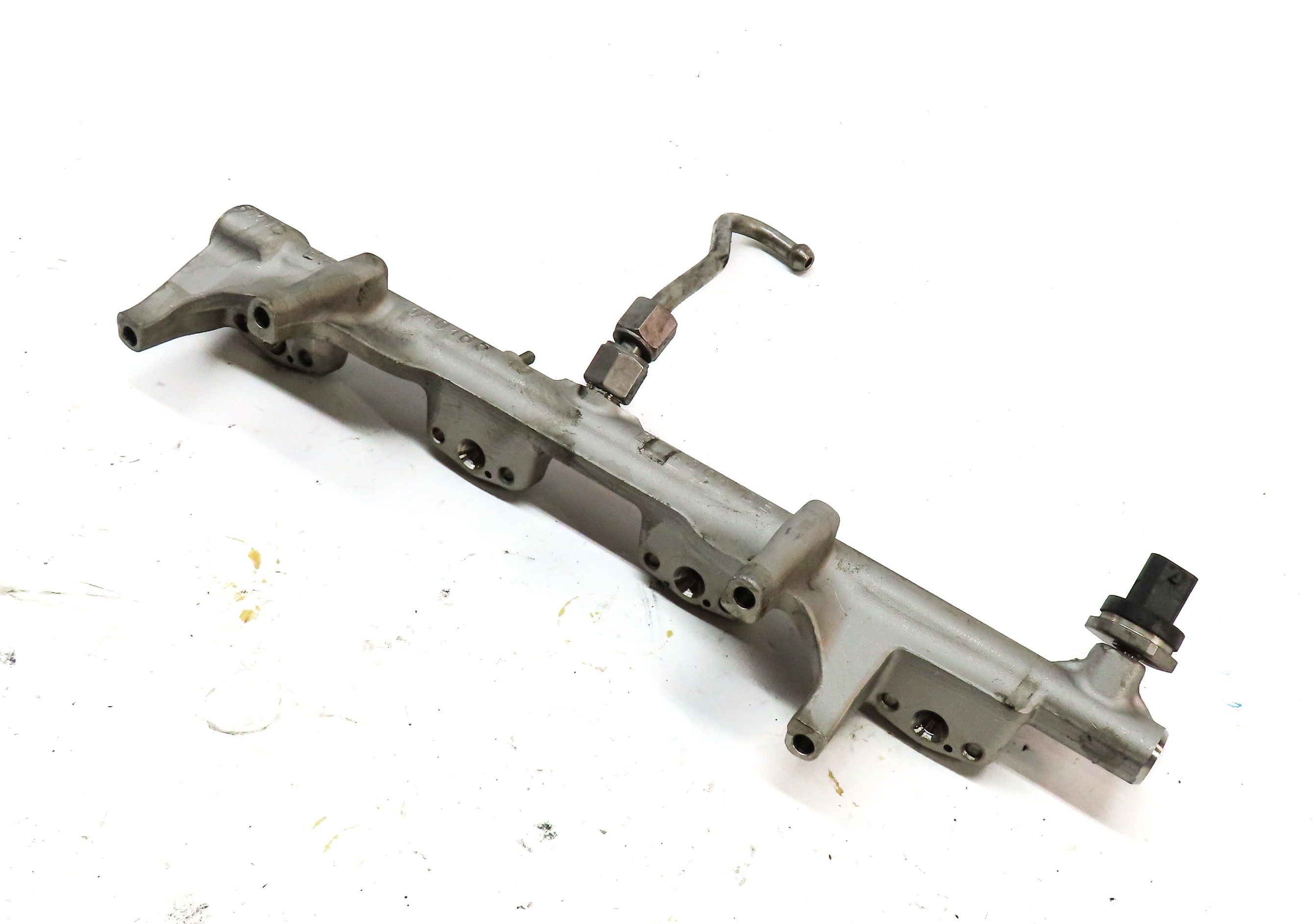 2017 BMW 330E HYBRID (F30) 2.0L B48 ENGINE INJECTION INJECTOR FUEL RAIL — exact item pictured